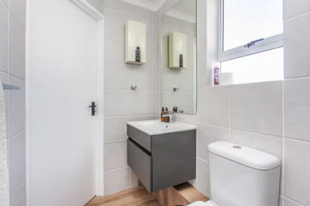 To Let 1 Bedroom Property for Rent in Oranjezicht Western Cape